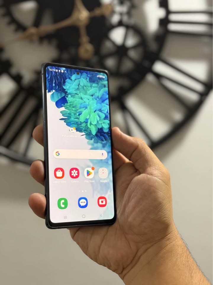 Vendo Samsung S20FE libre 128gb 6ram NFC impecable, NO PERMUTO