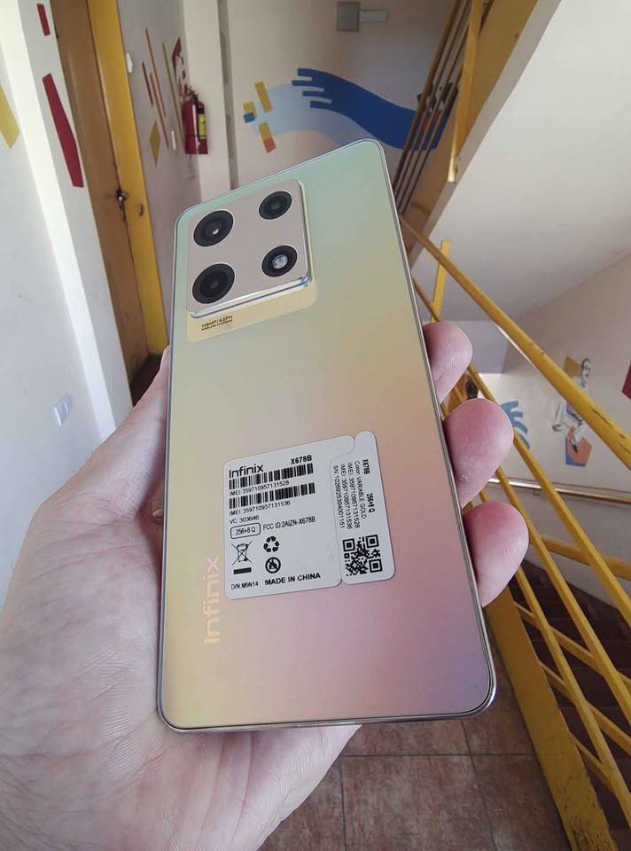 Infinix 30 Pro 256Gb y 8+5 De Ram Libre de fabrica,Sin Detalles Como Nuevo!!