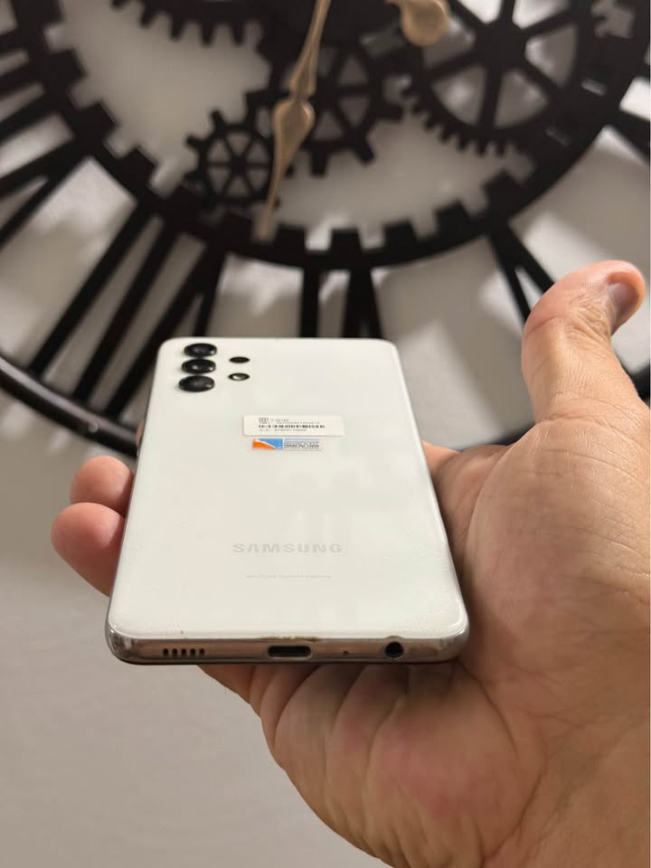 Vendo Samsung A32 libre 128gb 4ram huella facial NFC , NO PERMUTO