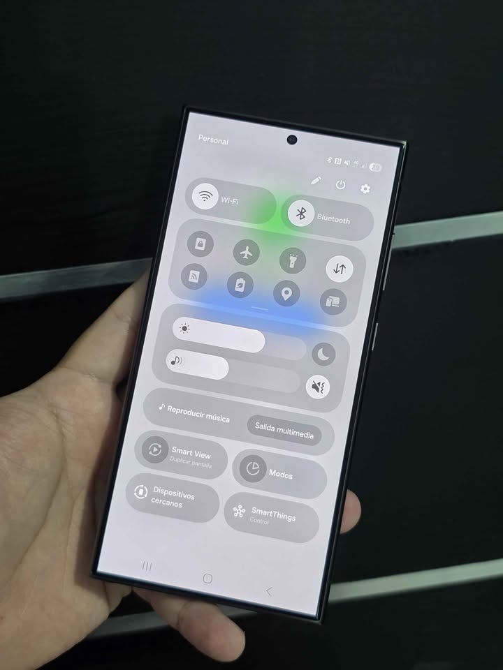 Samsung S24 Ultra Libre de fabrica para cualquier empresa, 512gb de almacenamiento 12gb de ram.