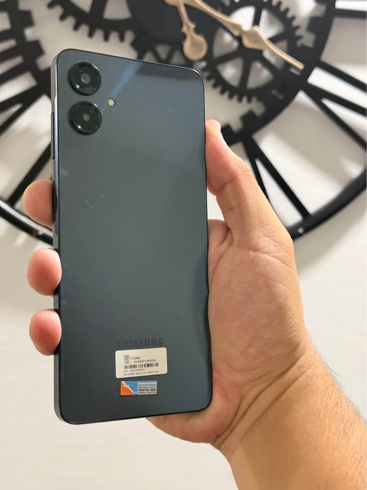 Vendo Samsung A06 libre 64gb 4ram huella IMPECABLE, NO PERMUTO