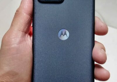 Vendo o permuto edge 40 pro libre de esim leer descripción