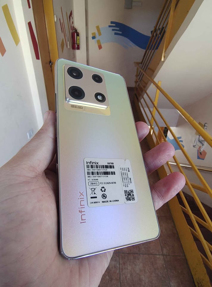 Infinix 30 Pro 256Gb y 8+5 De Ram Libre de fabrica,Sin Detalles Como Nuevo!!