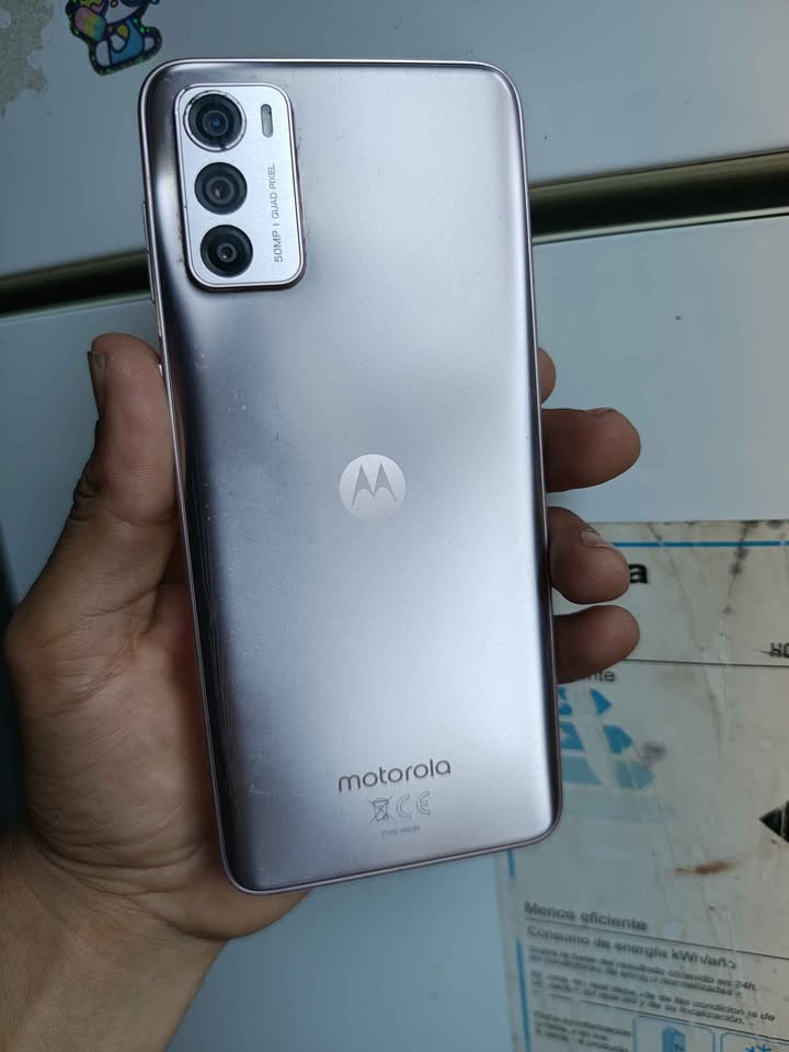 Motorola g42 a Wi-fi, está impecable sin detalles Tiene 128gb 4 de RAM, triples camaras de 50mpx, b