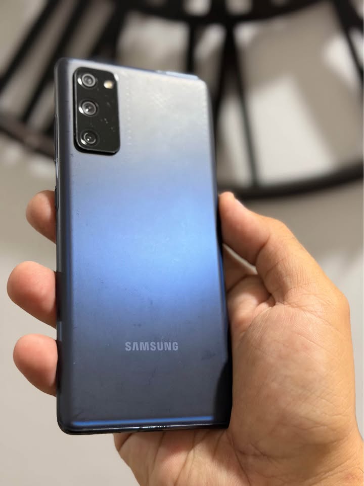 Vendo Samsung S20FE libre 128gb 6ram huella NFC IMPECABLE, NO PERMUTO