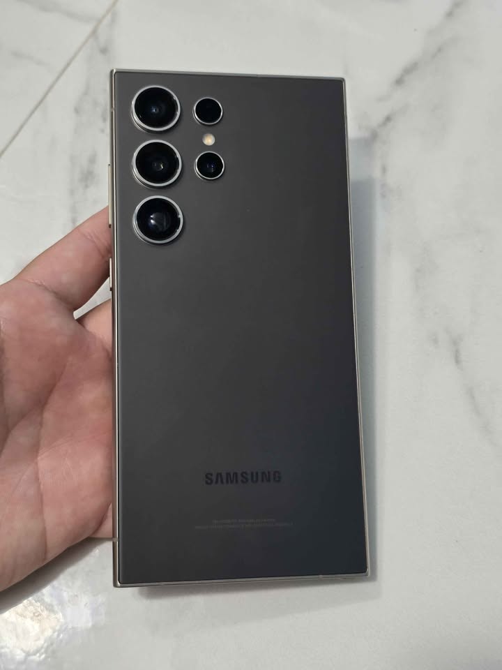 Samsung S24 Ultra Libre De Fábrica Para Cualquier Compañía 512gb De Almacenamiento 12gb De Ram