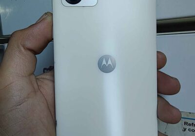 Motorola e13 libre para cualquier empresa, está en excelente estado Tiene 64 gb, batería de larga du