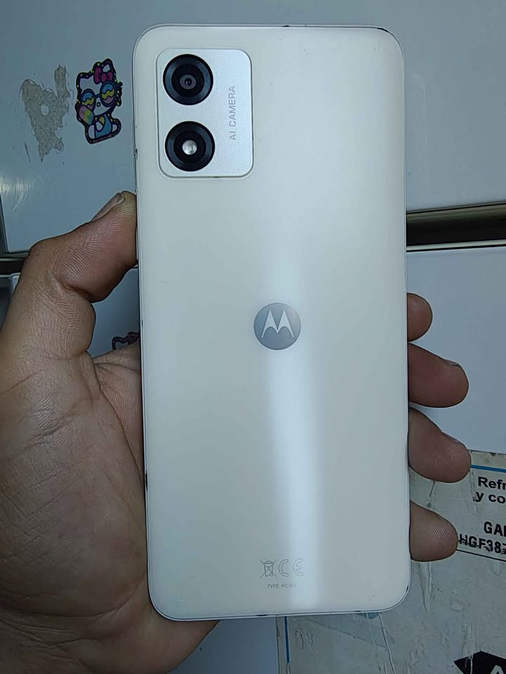 Motorola e13 libre para cualquier empresa, está en excelente estado Tiene 64 gb, batería de larga du