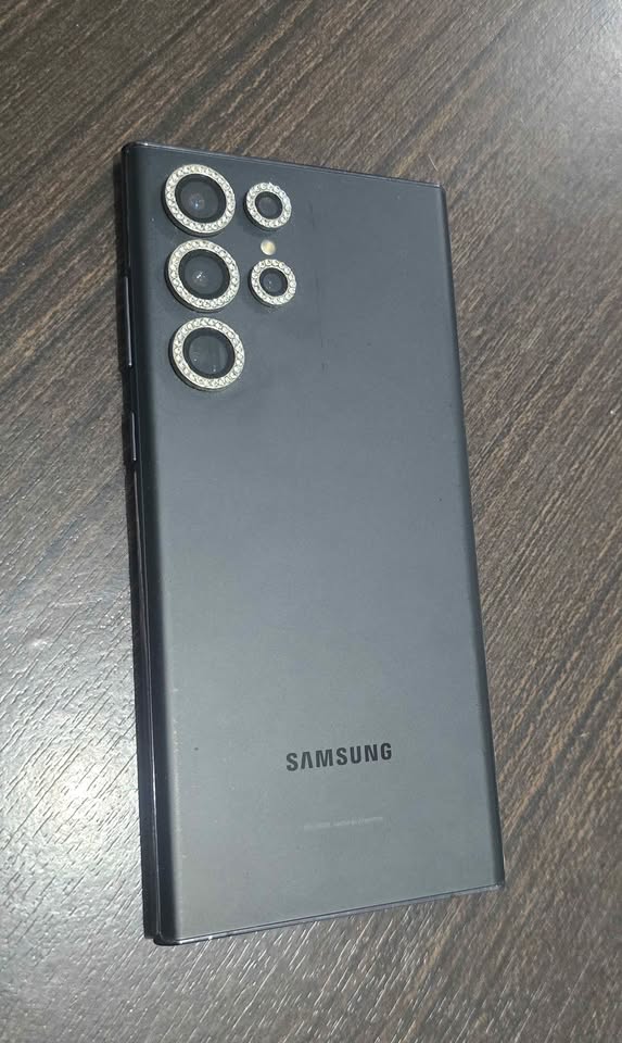 S22 ultra + 14 fundas de regalo