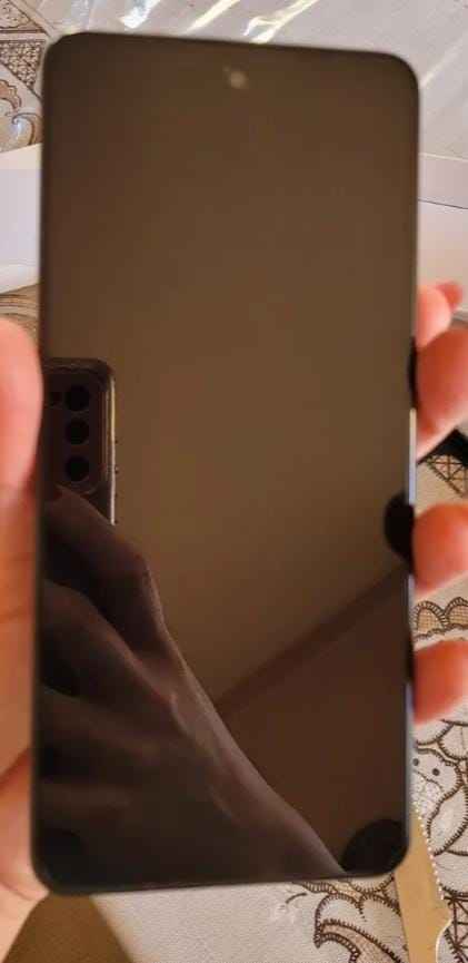 Oppo a60 256. ( líquido ) Y de yapa relog digital