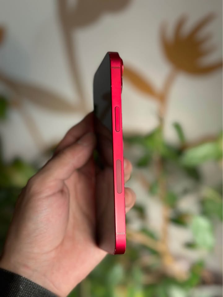 iPhone 14 RED