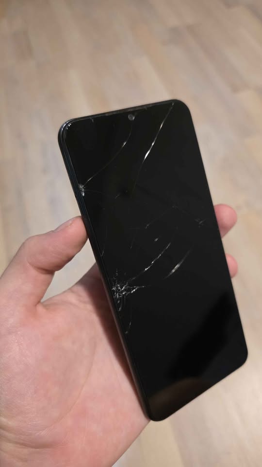 SAMSUNG GALAXY A04 LIBRE 128GB ASTILLADO