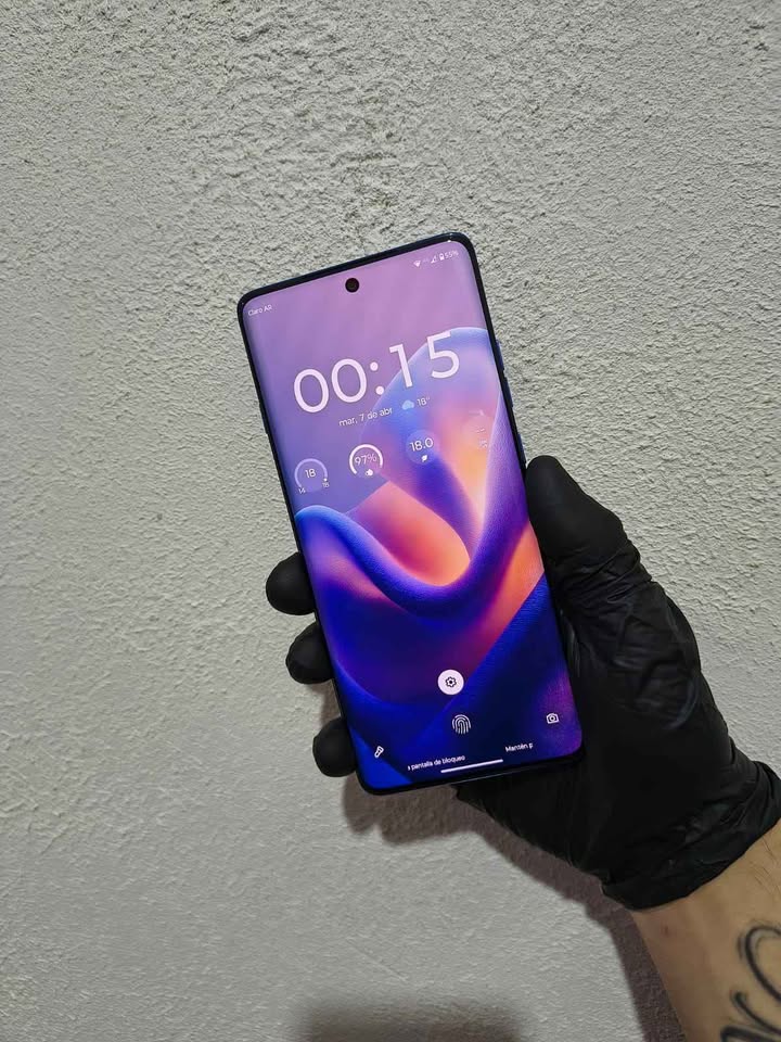 Vendo o permuto Motorola edge 60 pro