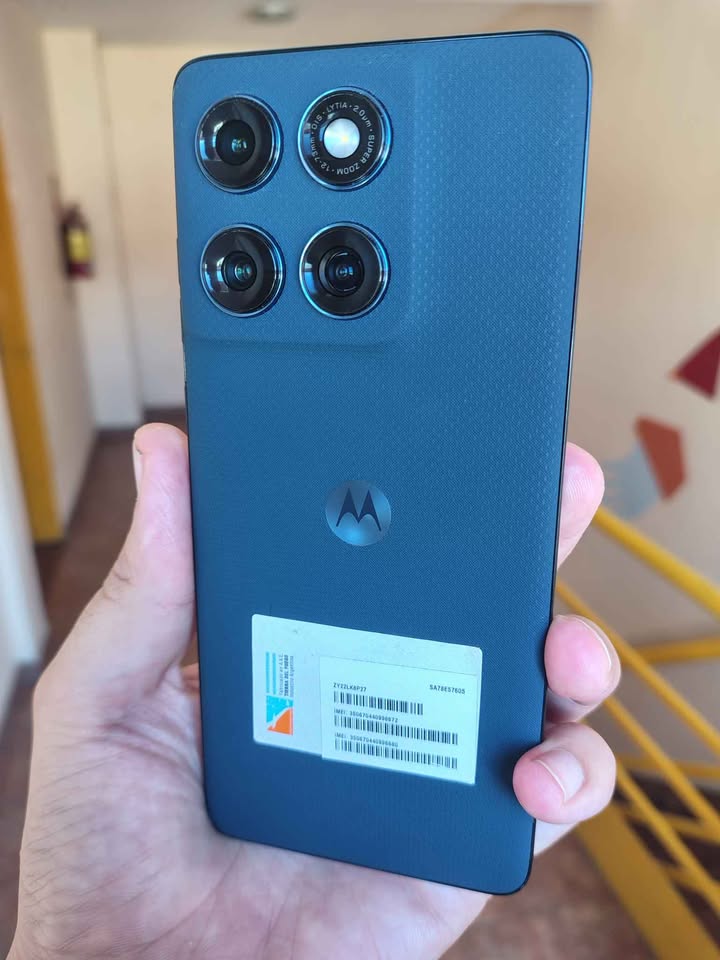 Motorla Edge 50 a Esim 512Gb/12 de Ram Impecable Estado Como Nuevo Sin Detalles!!