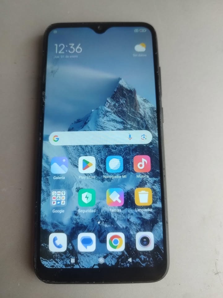 Vendo Redmi Note 8 Libre está como en foto detalle no anda la camara de adelante 50mil pesos corgado