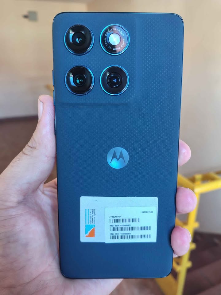 Motorla Edge 50 a Esim 512Gb/12 de Ram Impecable Estado Como Nuevo Sin Detalles!!