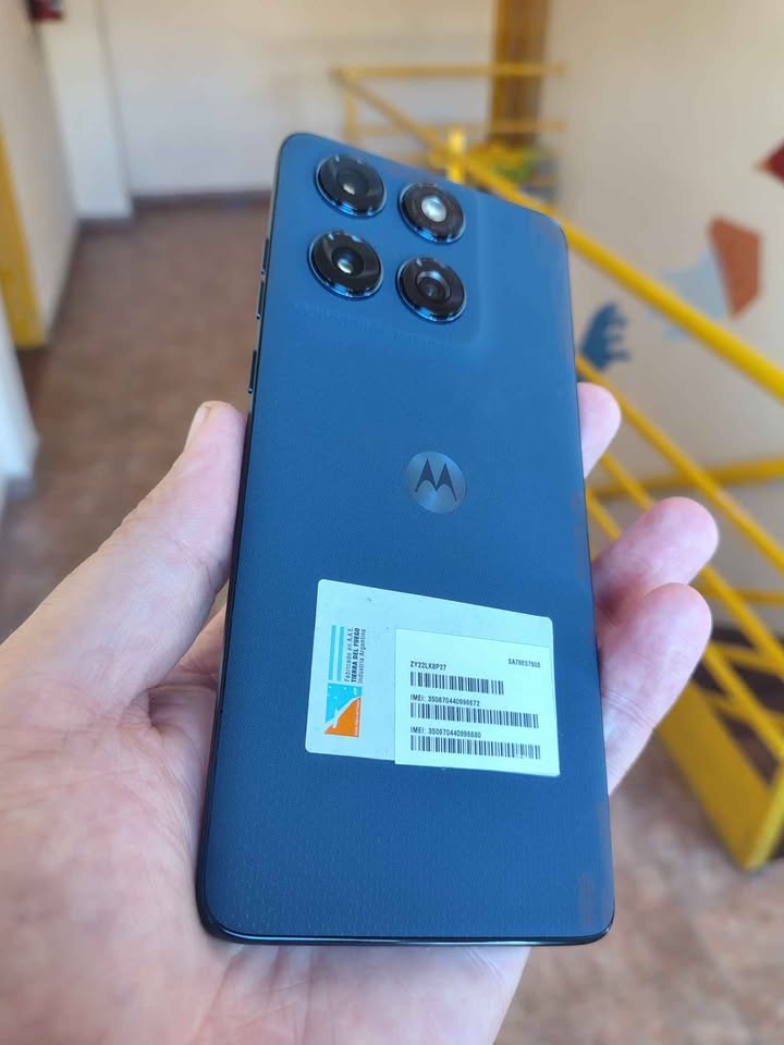 Motorla Edge 50 a Esim 512Gb/12 de Ram Impecable Estado Como Nuevo Sin Detalles!!