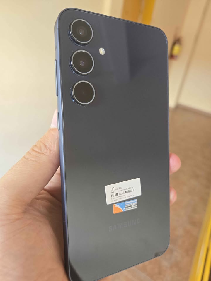 Samsung a55 5G a Esim 256Gb y 8 De Ram Impecable Estado Como Nuevo Sin Detalles!!