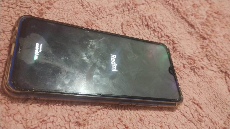 Redmi note8 libre pantalla sana vendo $80.000 lomas de Zamora zona sur