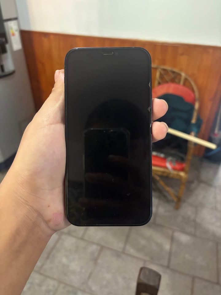 Vendo urgente escucho ofertas iPhone 12