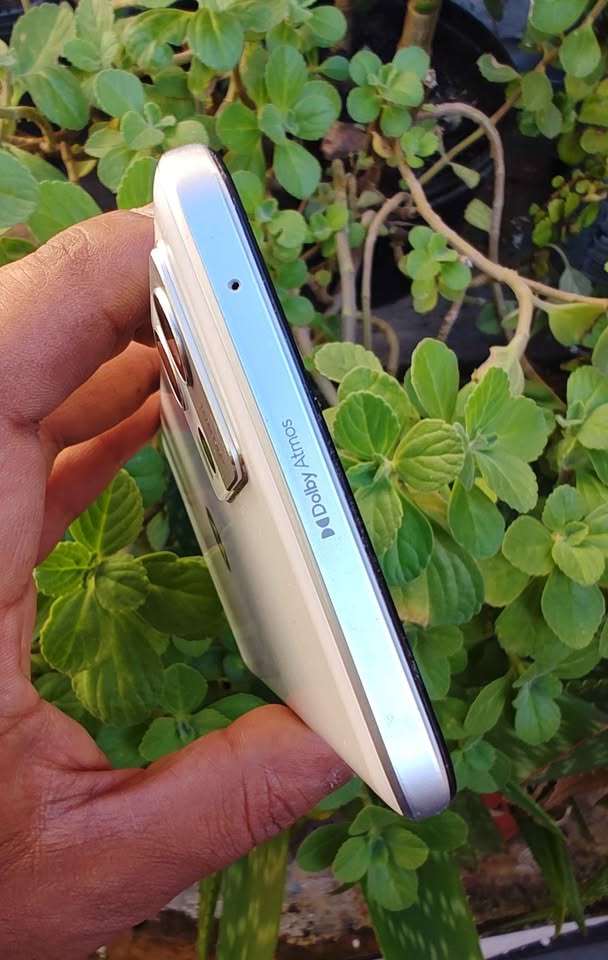 Motorola Moto G72 libre c/funda “6/128GB”