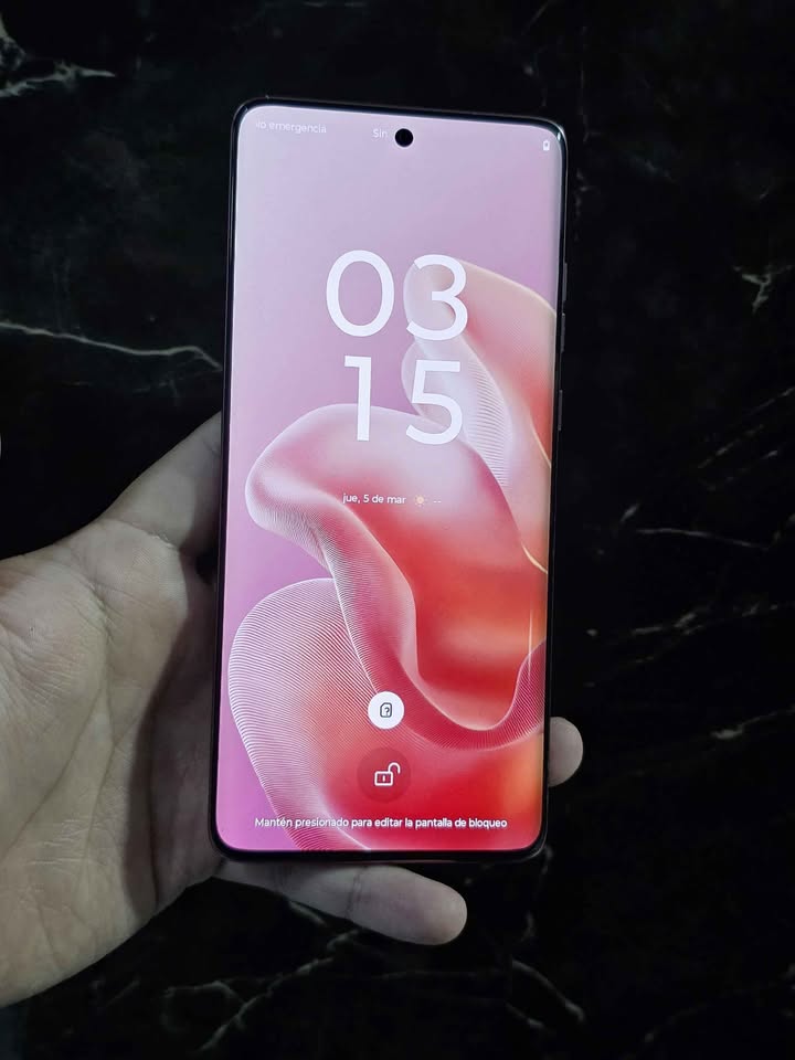 Motorola Edge 60 Fusión Libre De Fabrica Solo Esim 256gb De Almacenamiento 8gb+16gb De Ram