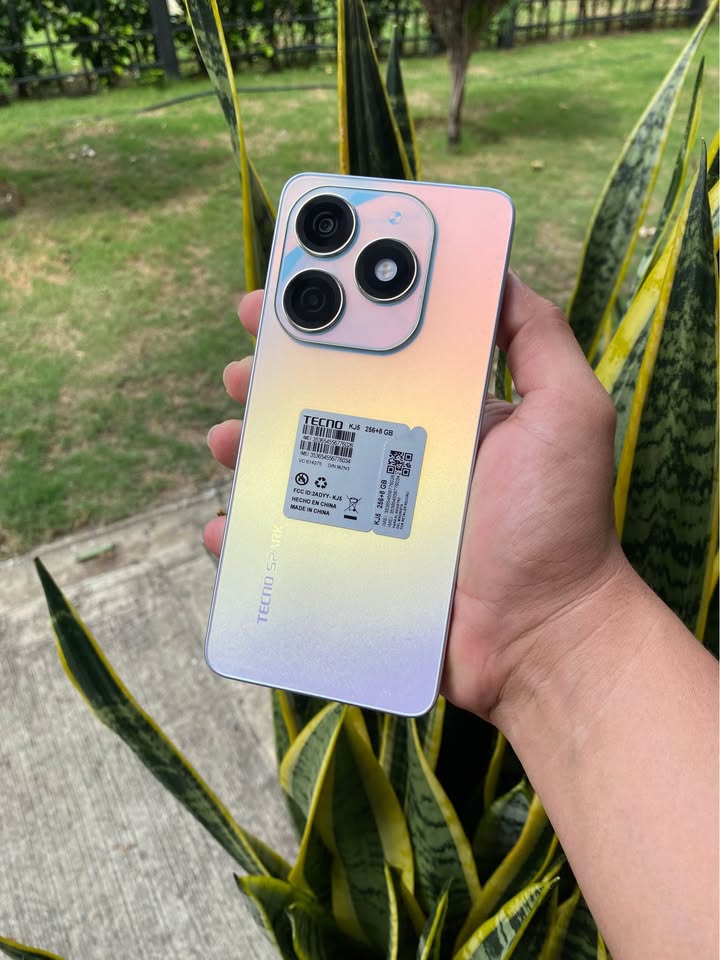 TECNO SPARK 20 256 GB $300.000