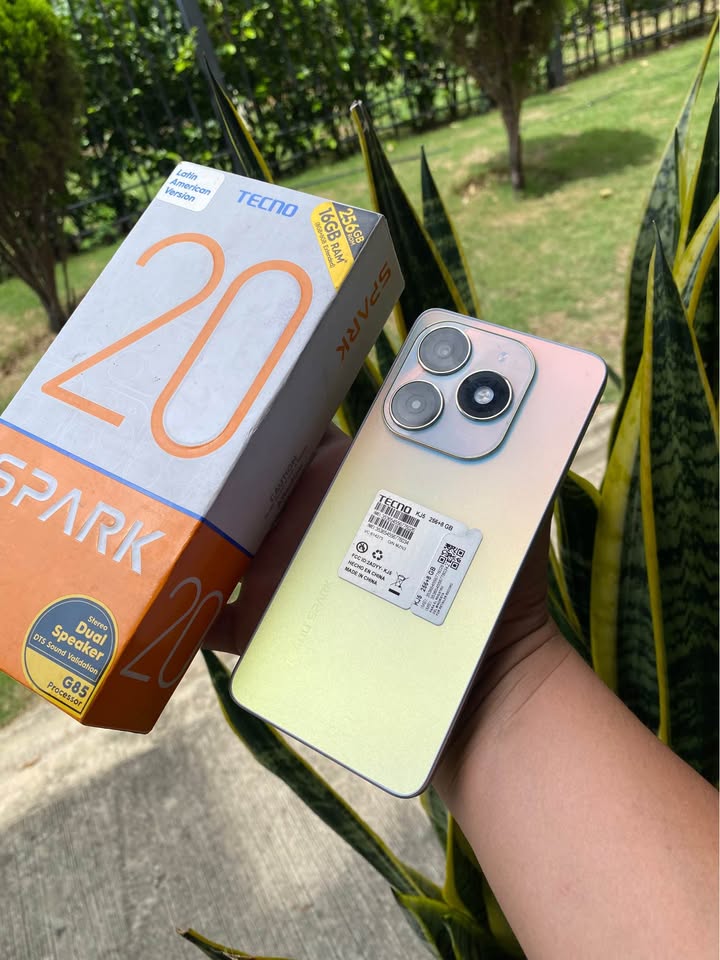 TECNO SPARK 20 256 GB $300.000