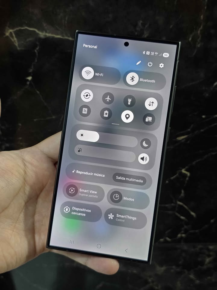 Samsung S24 Ultra Libre De Fabrica Para Cualquier Empresa 256gb De Almacenamiento 12gb De Ram
