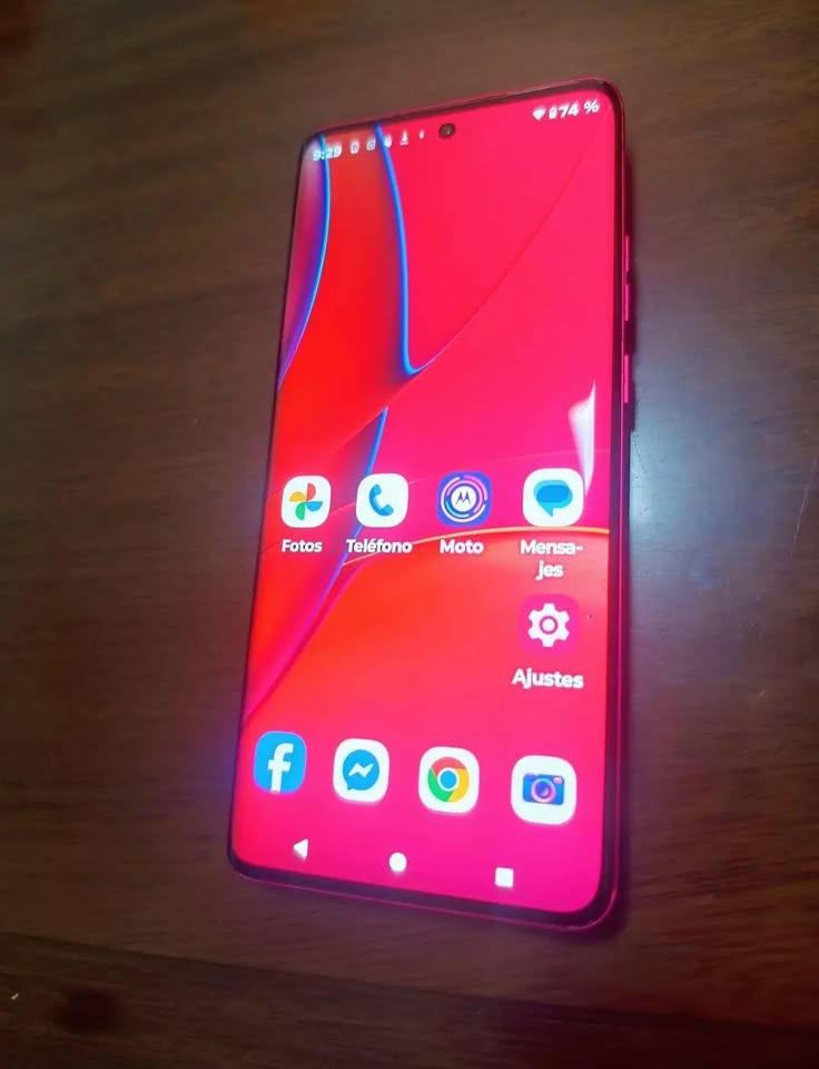 Moro edge 40 wifi 256gb 16ram