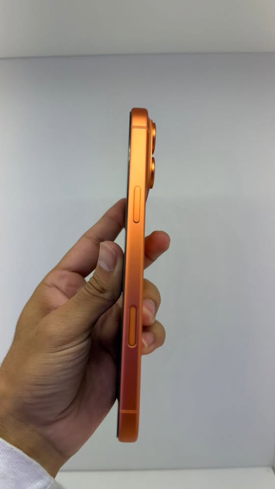 iPhone 17 Pro max – 256 gb – 80 ciclos de carga – caja ycable origianl