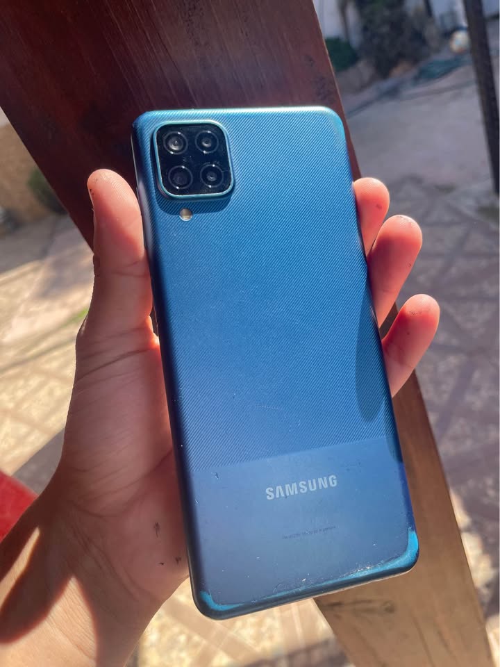 Samsung A12