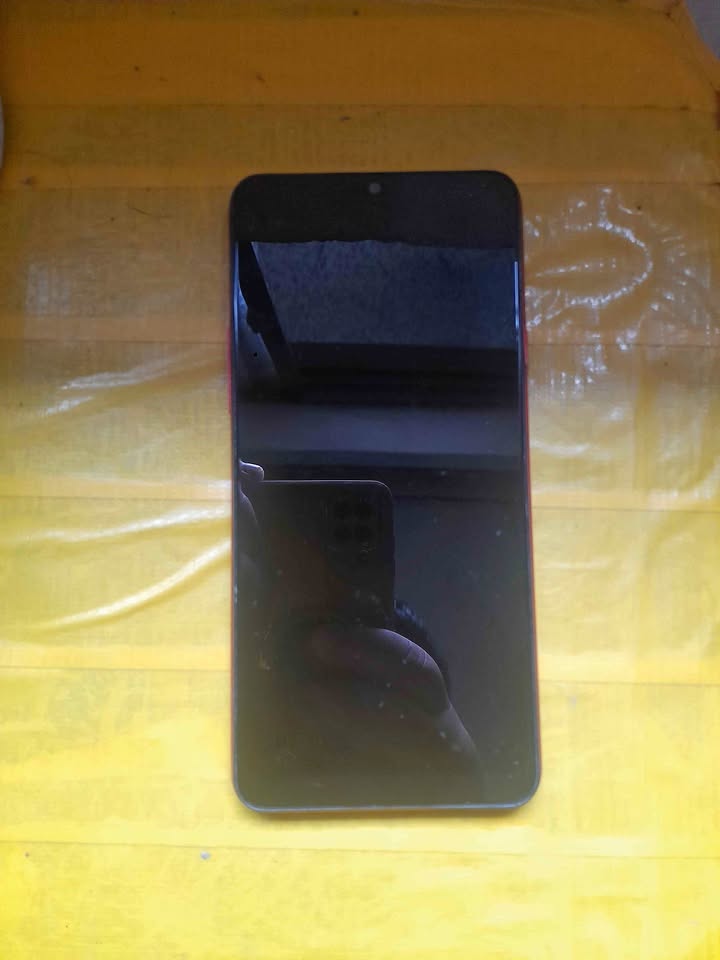 Vendo Samsung a 20 único detalle pin de carga roto o escucho ofertas