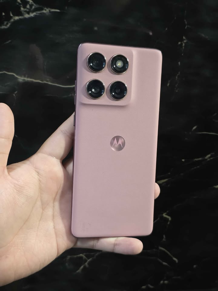 Motorola Edge 60 Fusión Libre De Fabrica Solo Esim 256gb De Almacenamiento 8gb+16gb De Ram