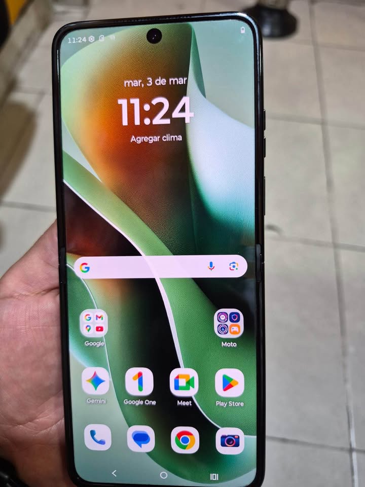 Moto razr 50 ultra 1 TB / con detalle Libre ✅