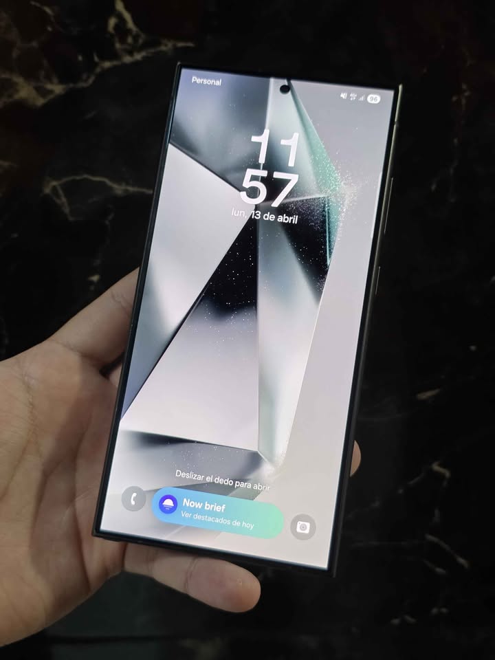 Samsung S24 Ultra Libre De Fabrica Para Cualquier Empresa 256gb De Almacenamiento 12gb De Ram