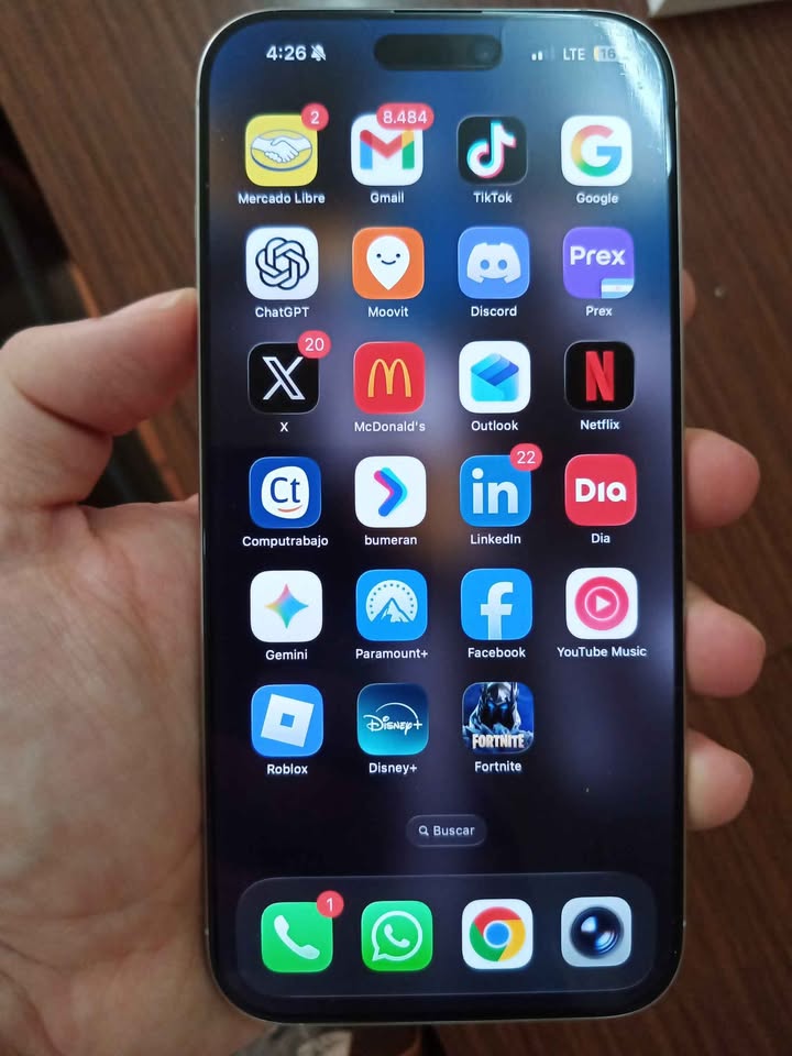 iPhone 16 Pro Max Impecable estado con accesorios