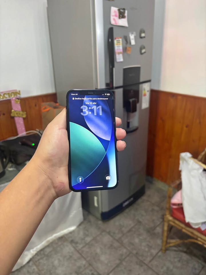 Vendo urgente escucho ofertas iPhone 12