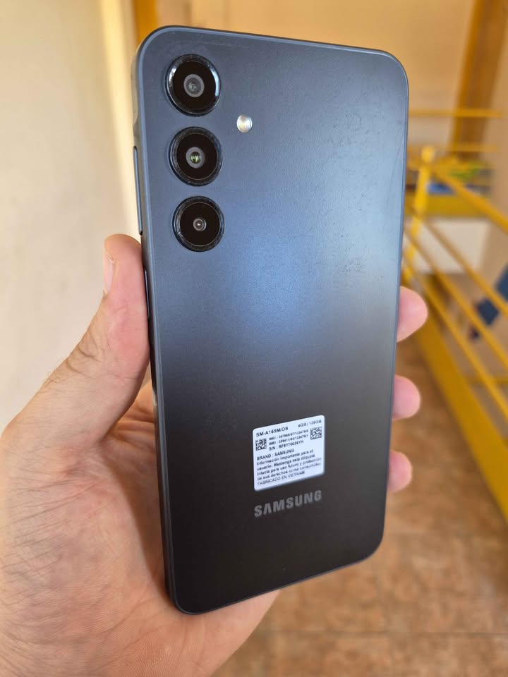 Samsung a16 128Gb y 4 De Ram Libre de fabrica impecable Como Nuevo!!