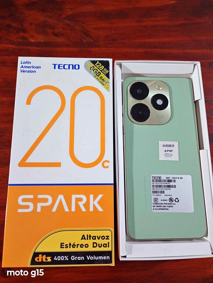 Se vende celular en excelente estado,en caja y sus accesorios