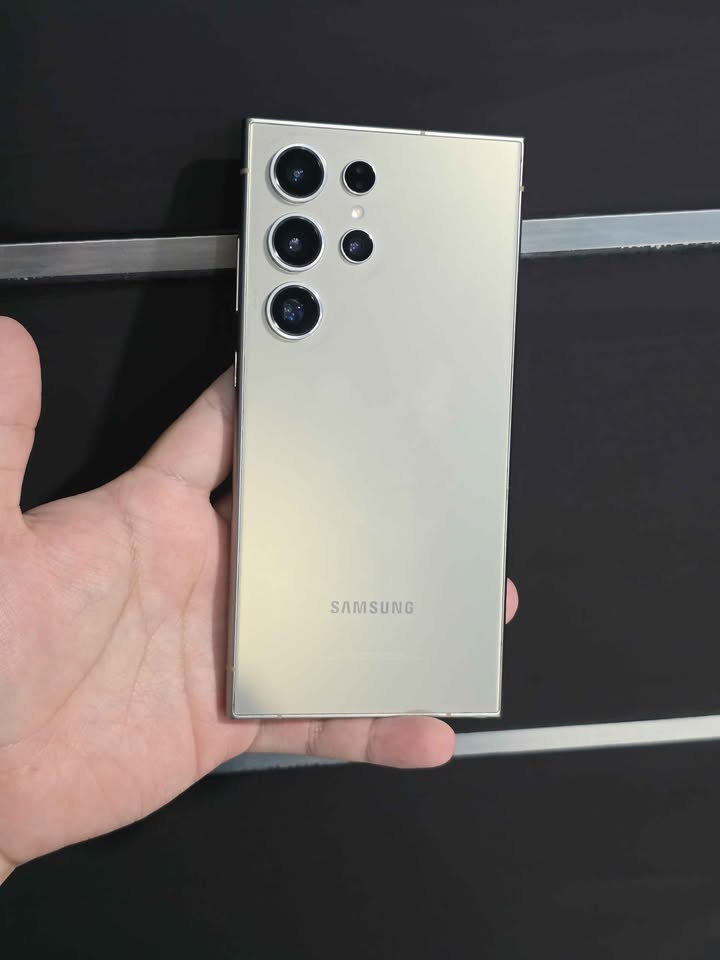 Samsung S24 Ultra Libre de fabrica para cualquier empresa 512gb de almacenamiento 12gb de ram