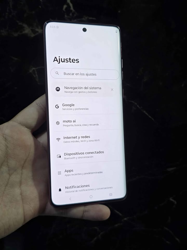 Motorola Edge 60 Fusión Libre De Fabrica Solo Esim 256gb De Almacenamiento 8gb+16gb De Ram