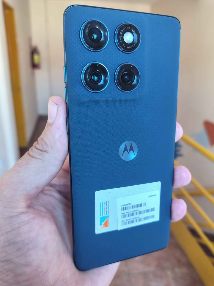 Motorla Edge 50 a Esim 512Gb/12 de Ram Impecable Estado Como Nuevo Sin Detalles!!