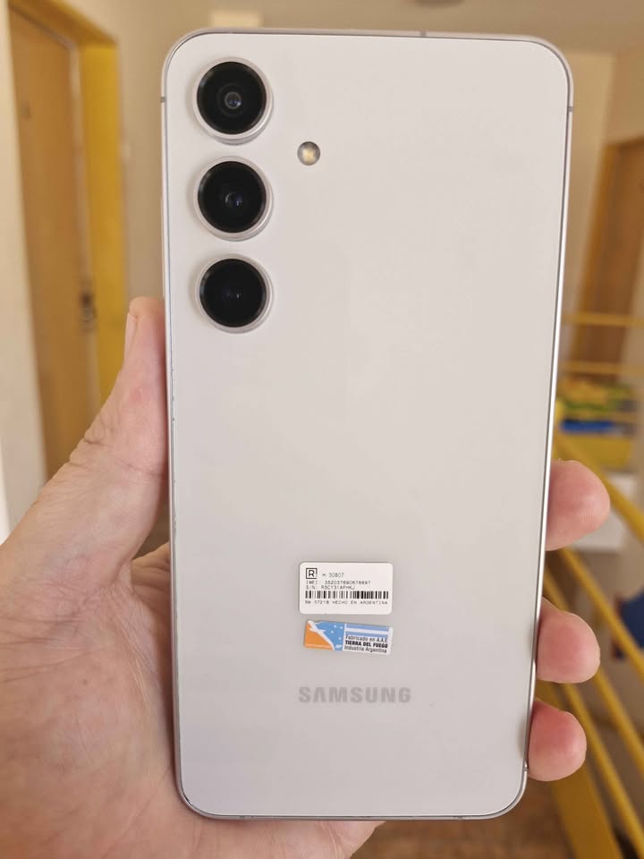 Samsung S24 Fe 256Gb y 8 De Ram Libre de fabrica,Dual Sim impecable Como Nuevo!!