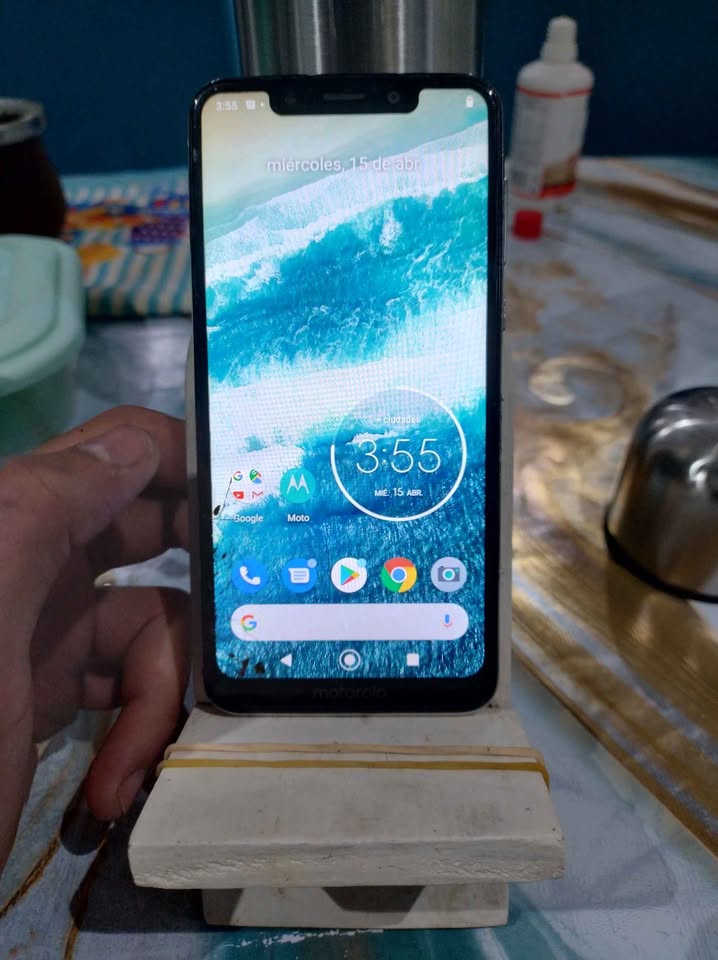 Vendo motorola one libre impecable anda todo 64gb 4ram