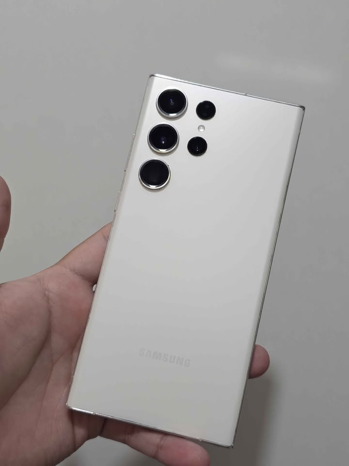 Samsung S23 Ultra Libre De Fábrica Para Cualquier Empresa 256gb de almacenamiento 12gb de ram.