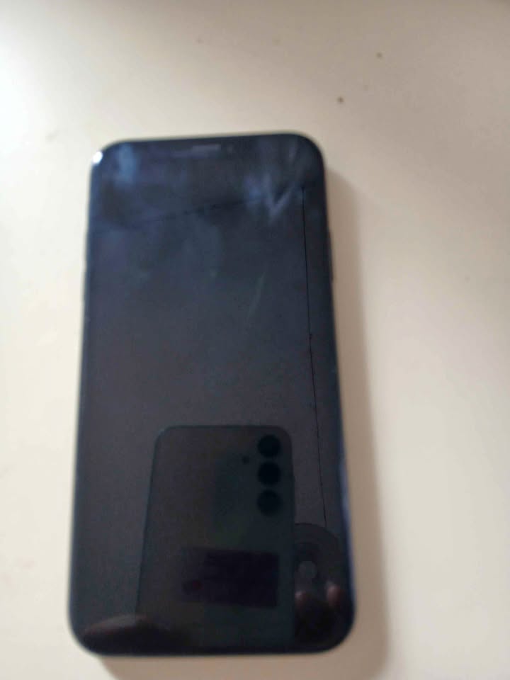 Vendo o permuto celu ihpone xr