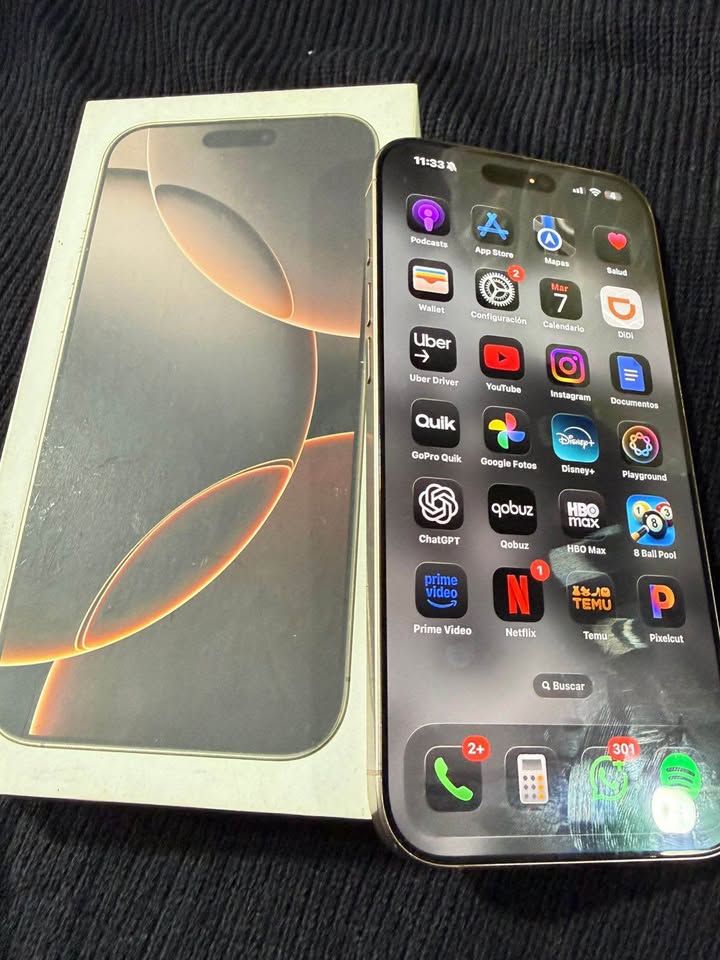 vendo hoy miércoles iPhone 16 pro Max 256 gb sin detalles tengo la caja original