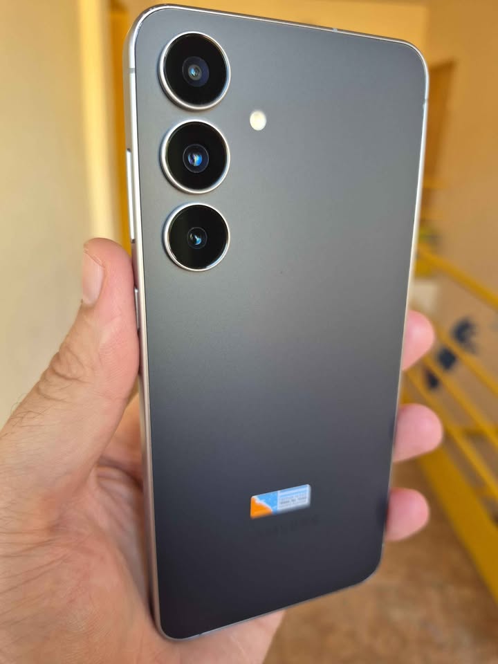 Samsung S25 Fe a Esim 256Gb y 8 De Ram Impecable Estado Como Nuevo Sin Detalles!!