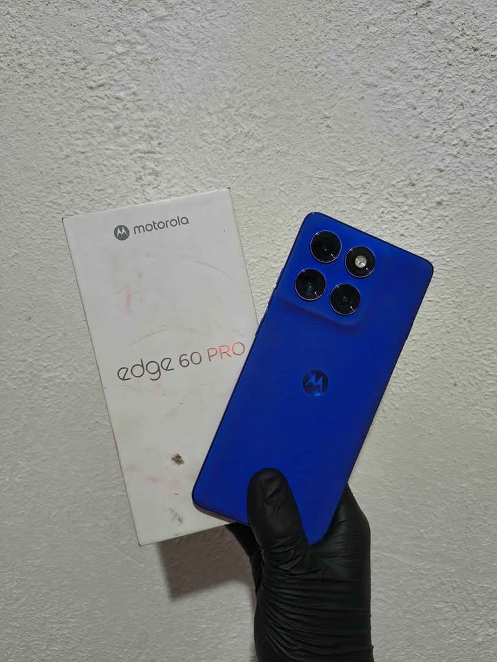 Vendo o Permuto Motorola edge 60 pro 512Gb 12+12 ram